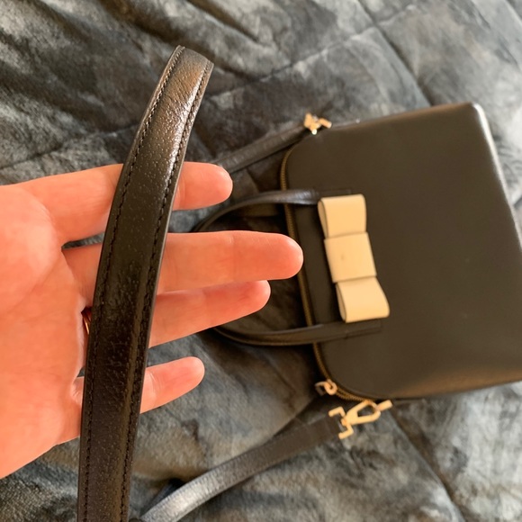 Cute Kate Spade, black crossbody Purse - Picture 3 of 6